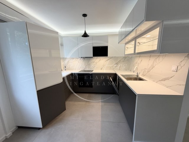 Eladó panellakás, Pécsett, Fülep Lajos utcában 56.99 M Ft