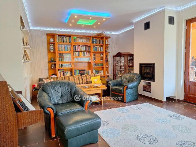 Eladó családi ház, Makón 84.9 M Ft, 3+1 szobás