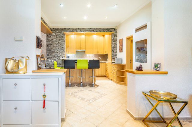 Eladó családi ház, Szigetszentmiklóson 155.9 M Ft, 4+1 szobás