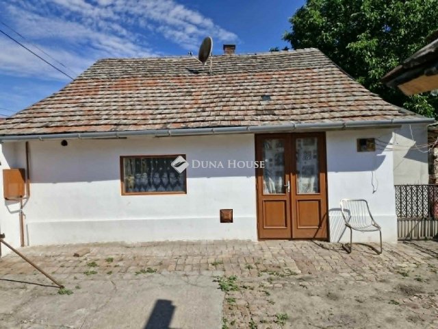Eladó családi ház, Földeákon 13.5 M Ft, 2 szobás