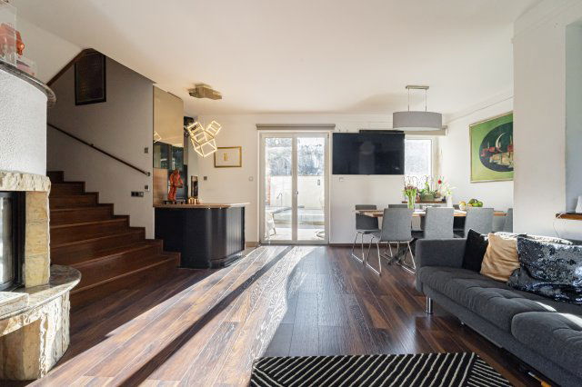 Eladó ikerház, Budapesten, III. kerületben 319.9 M Ft, 5 szobás