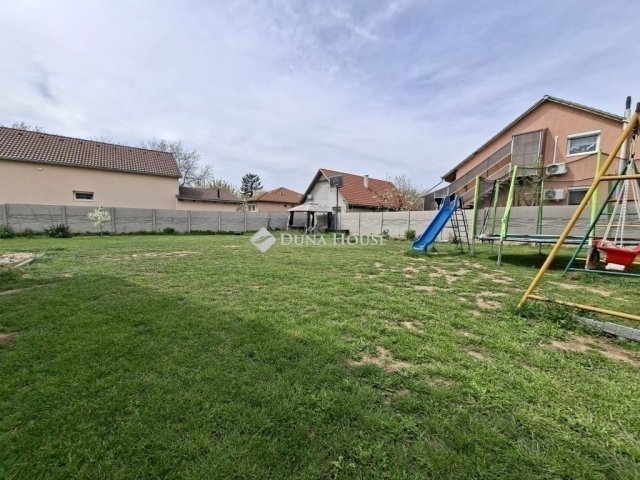 Eladó ikerház, Gyömrőn 89.9 M Ft, 3 szobás