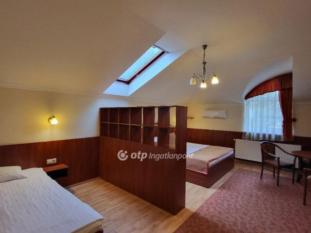 Eladó hotel, Siófokon 689 M Ft / költözzbe.hu