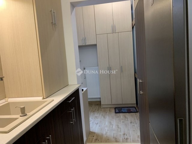 Eladó téglalakás, Budapesten, IV. kerületben 54.9 M Ft, 2 szobás