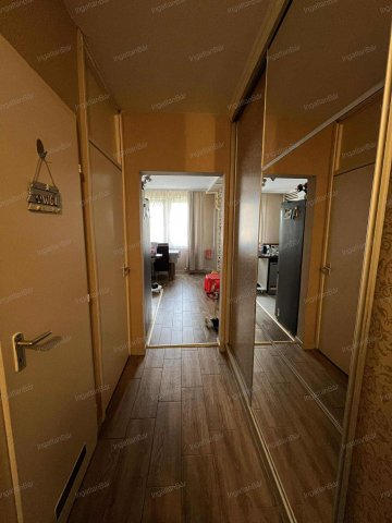 Eladó panellakás, Nyíregyházán 49.99 M Ft, 1+2 szobás