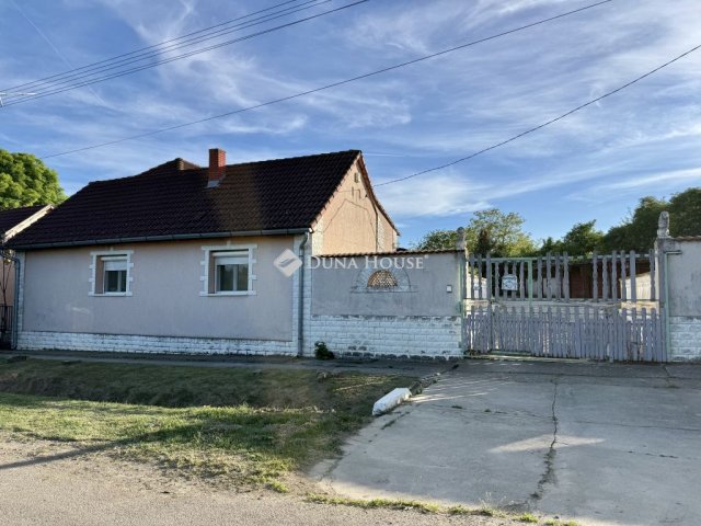 Eladó családi ház, Hegyszentmártonban 29.9 M Ft, 4 szobás