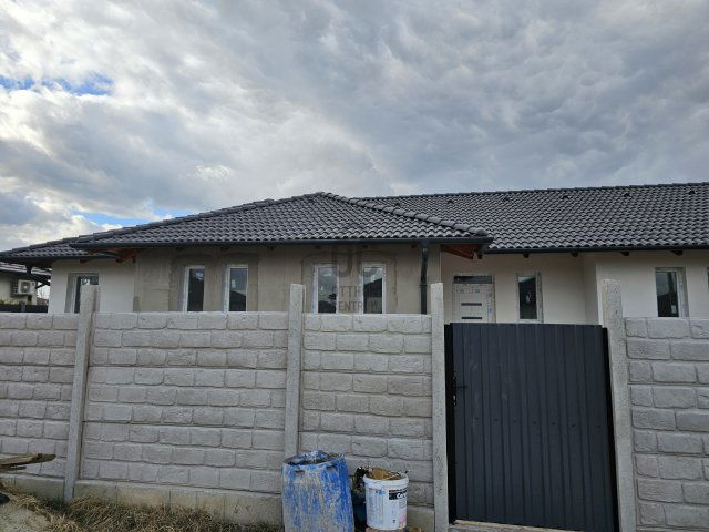 Eladó ikerház, Taksonyon 114 M Ft, 5 szobás