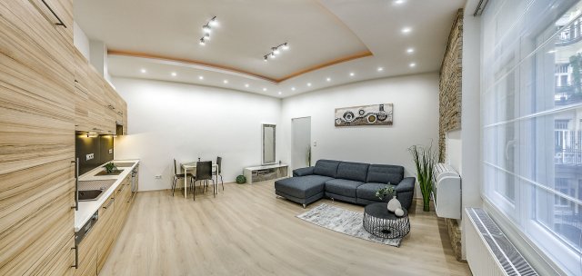 Kiadó téglalakás, albérlet, V. kerületben, Október 6. utcában