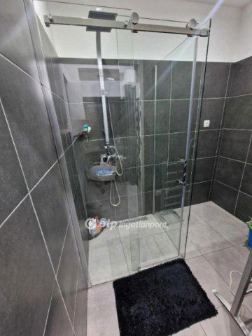 Eladó családi ház, Szirmabesenyőn 99.8 M Ft, 5+2 szobás
