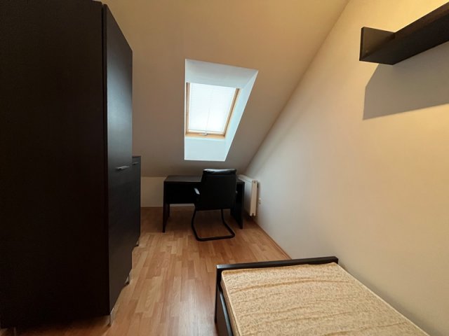 Kiadó téglalakás, albérlet, Pécsett, Páfrány utcában