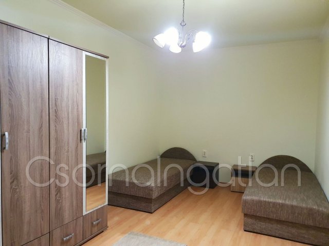 Kiadó téglalakás, albérlet, Csornán 150 E Ft / hó, 1 szobás