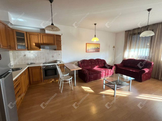 Kiadó téglalakás, albérlet, Győrött 240 E Ft / hó, 3 szobás