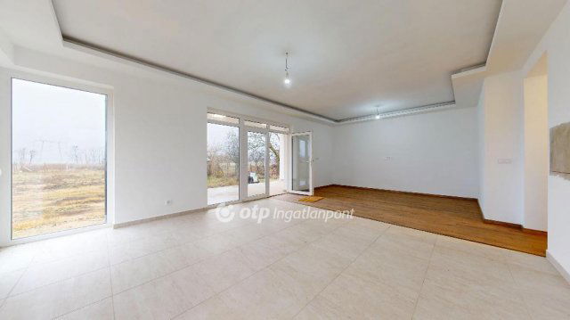 Eladó családi ház, Levelek 61 M Ft, 4 szobás