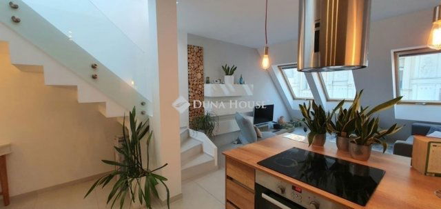 Eladó téglalakás, Budapesten, VI. kerületben 199.9 M Ft