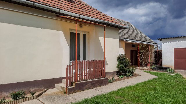 Eladó családi ház, Csávolyon 16 M Ft, 3 szobás