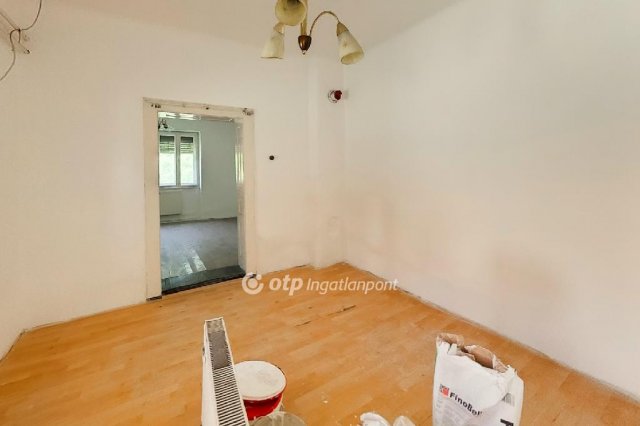 Eladó családi ház, Parádon 24.9 M Ft, 2 szobás