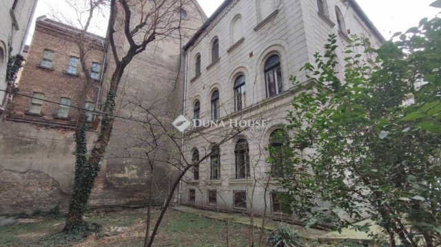 Eladó téglalakás, Budapesten, VIII. kerületben 42.9 M Ft