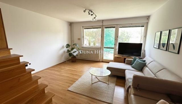 Eladó családi ház, Szentendrén 95.9 M Ft, 3 szobás