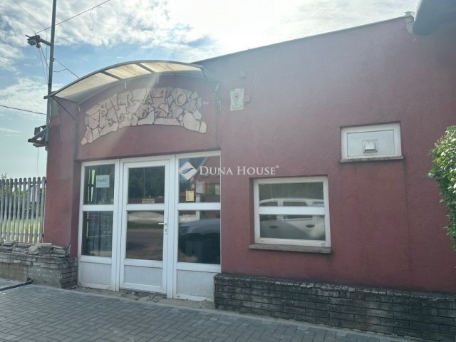 Eladó családi ház, Vecsésen 50 M Ft, 1 szobás