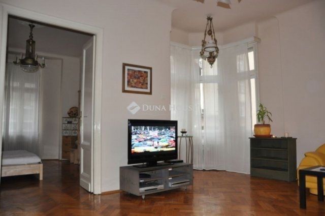 Eladó téglalakás, Budapesten, VII. kerületben 109 M Ft, 2 szobás