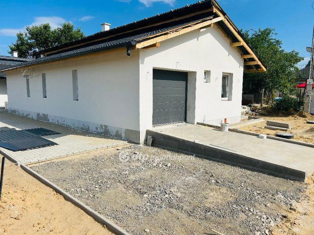Eladó családi ház, Debrecenben 90 M Ft, 2+2 szobás
