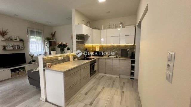 Eladó családi ház, Veresegyházon 105 M Ft, 4 szobás