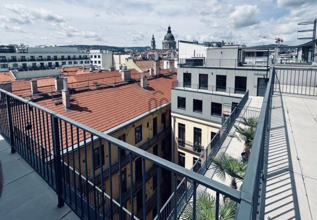 Eladó téglalakás, Budapesten, VI. kerületben 240.45 M Ft