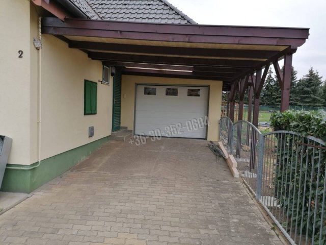 Eladó családi ház, Ságváron 79.42 M Ft, 6 szobás