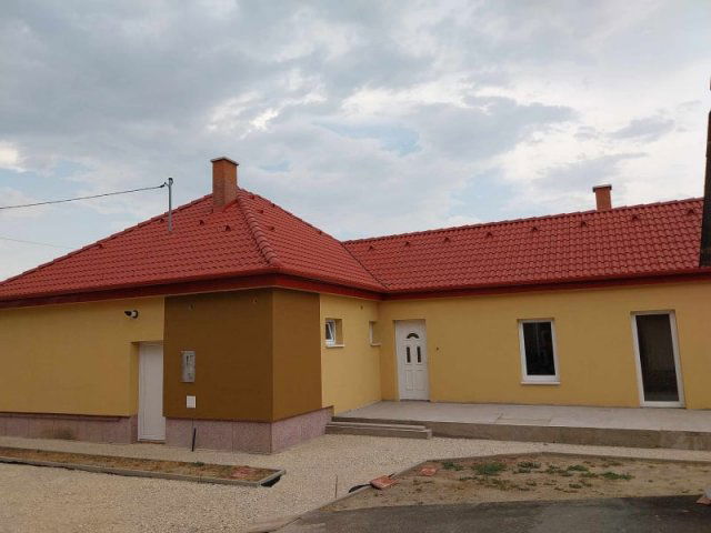 Eladó családi ház, Mikebudán 55 M Ft, 3 szobás