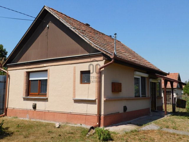 Eladó családi ház, Tápiószentmártonon 19.7 M Ft, 1 szobás