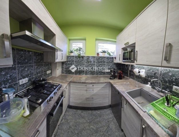 Eladó családi ház, Bándon 129.9 M Ft, 5 szobás