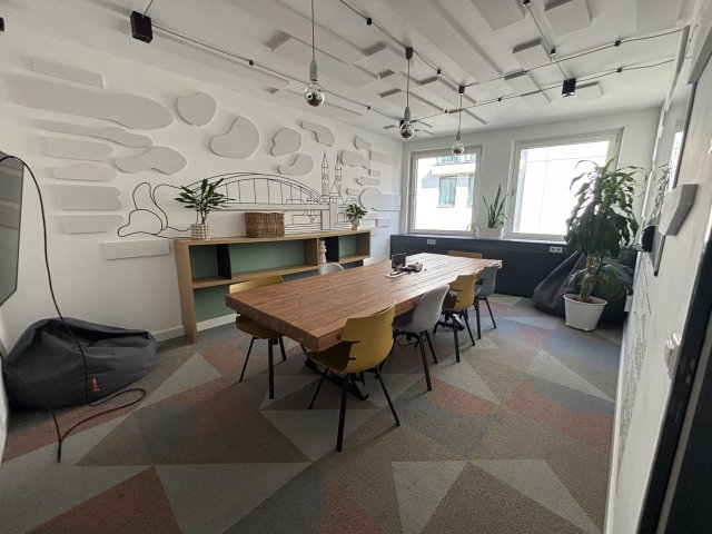 Kiadó iroda, Budapesten, VII. kerületben, Károly körúton