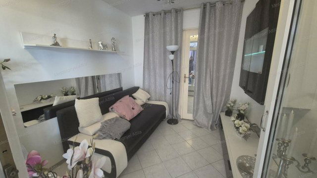 Eladó üzlethelyiség, Sopronban 9.9 M Ft, 1 szobás