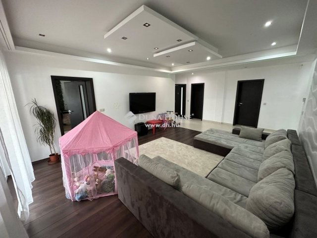 Eladó családi ház, Albertirsán 130 M Ft, 4 szobás