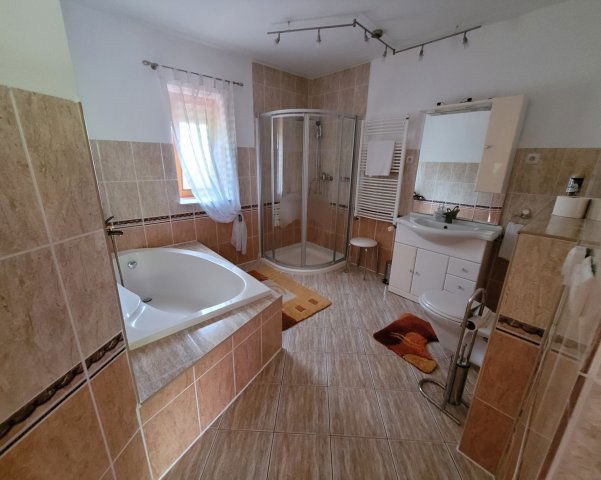 Kiadó téglalakás, albérlet, Egerben 250 E Ft / hó, 2 szobás