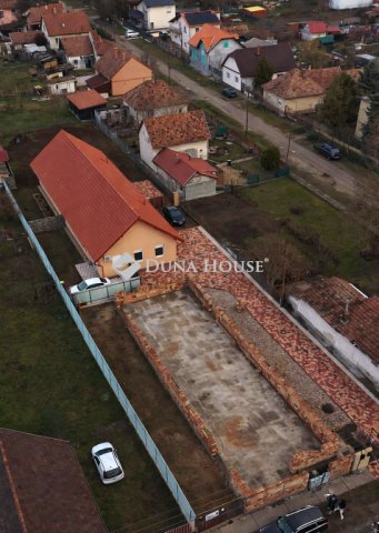 Eladó ikerház, Monoron 107 M Ft, 5 szobás / költözzbe.hu