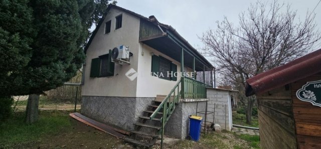 Eladó nyaraló, Gombán 19.9 M Ft, 2 szobás / költözzbe.hu