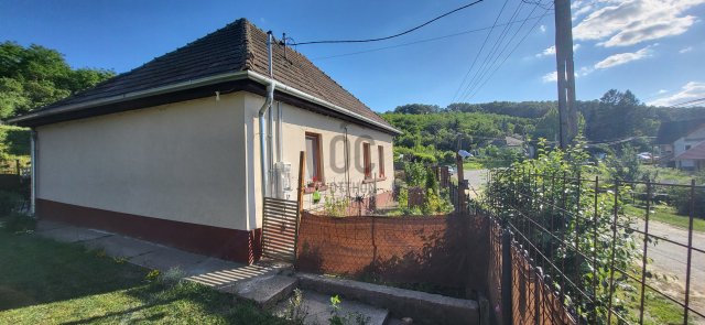 Eladó családi ház, Keszegen 58.9 M Ft, 3 szobás
