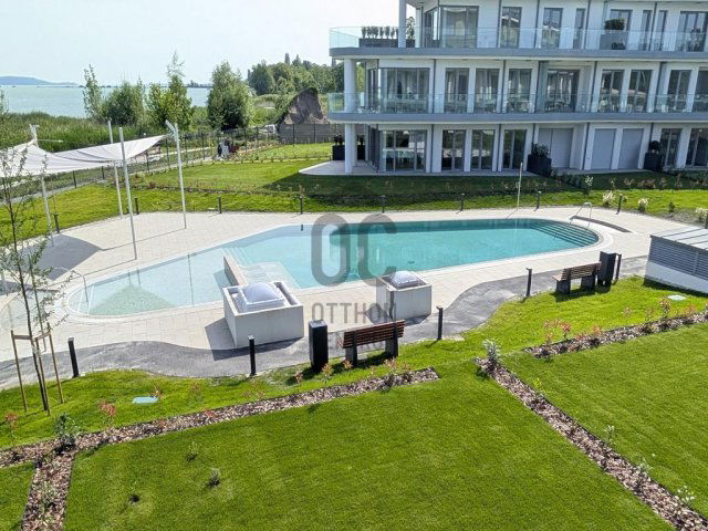 Eladó nyaraló, Balatonszemesen 165 M Ft, 3 szobás