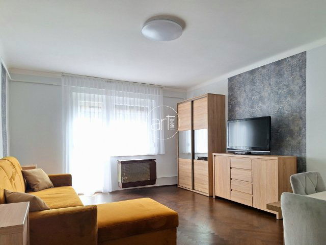 Kiadó téglalakás, albérlet, Szegeden, Pusztaszeri utcában