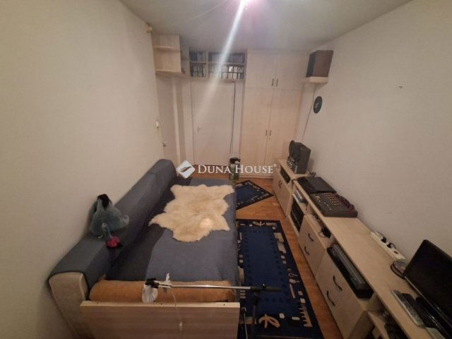 Eladó panellakás, Szegeden 64.9 M Ft, 3+1 szobás