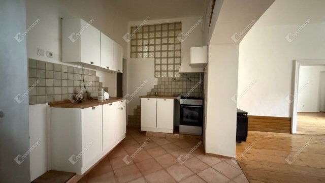 Eladó téglalakás, Sopronban 49 M Ft, 2 szobás