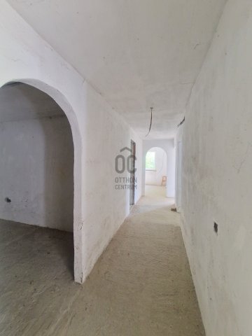 Eladó családi ház, Tóalmáson 55 M Ft, 8 szobás