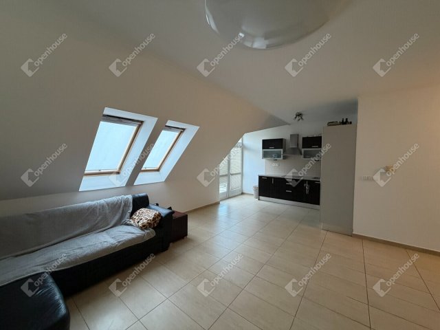 Kiadó téglalakás, albérlet, Győrött 210 E Ft / hó, 3 szobás