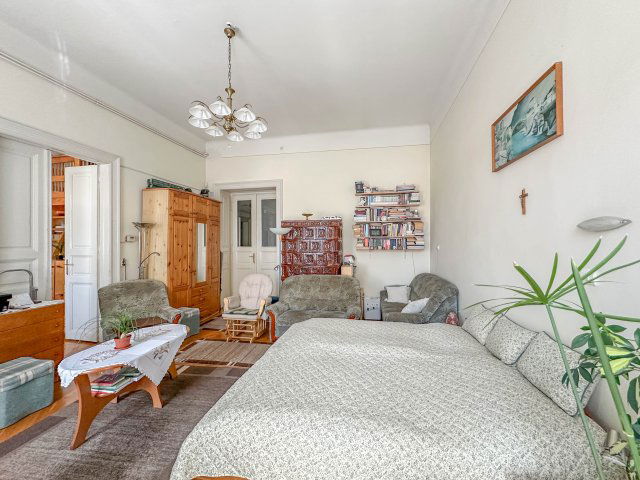 Eladó téglalakás, Budapesten, VIII. kerületben, Baross utcában