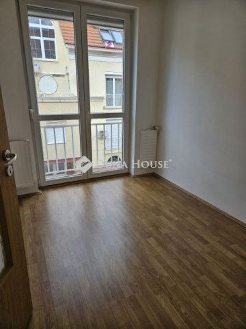 Kiadó téglalakás, albérlet, Debrecenben 250 E Ft / hó, 3 szobás