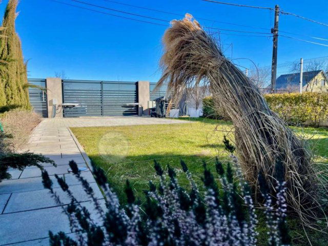 Kiadó családi ház, albérlet, Törökbálinton, Tátika utcában