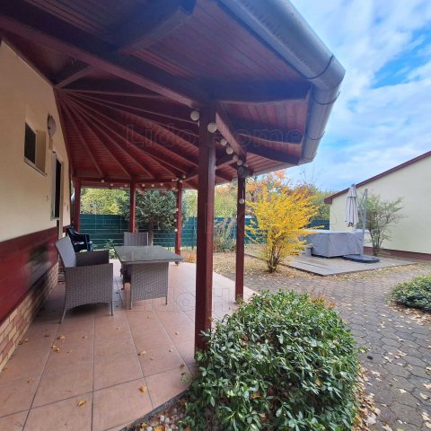 Eladó családi ház, Zamárdiban 129.99 M Ft, 5 szobás