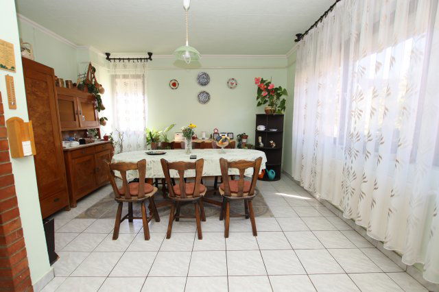 Eladó családi ház, Debrecenben 115 M Ft, 4 szobás