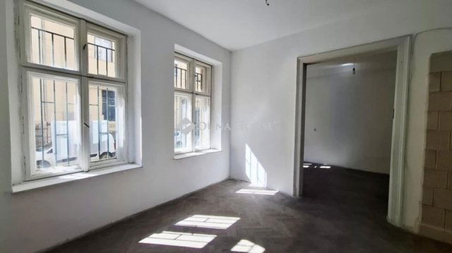 Eladó téglalakás, Budapesten, II. kerületben 99.99 M Ft